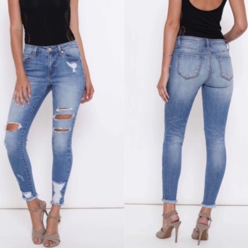 Sexy jeans!!  Good condition. Distressed skinny jeans